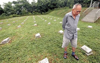 韩国建世界唯一敌军墓地:葬360具中国士兵遗