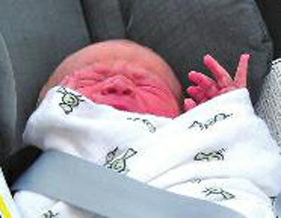 当地时间24日，英国威廉王子夫妇宣布刚出生的宝宝名为乔治·亚历山大·路易斯