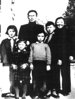 高岗夫人忆被逼婚:这是党的安排 要听党的话