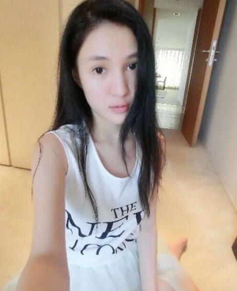 郭美美自称公主晒卖萌照 早前爆乳欲演海天盛宴