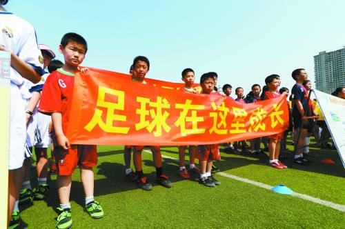 中国足球的崛起必须是从校园开始。CFP供图