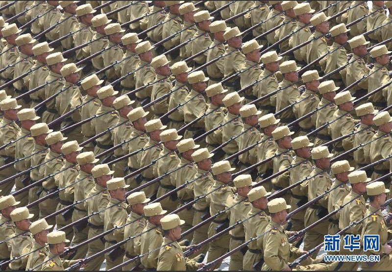 朝鲜举行阅兵式庆祝朝鲜战争停战60周年(高清