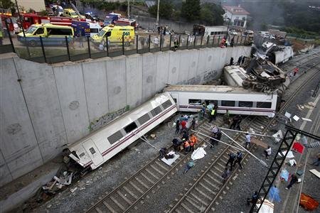 西班牙列车事故:女婴适时入睡救母一命(图)