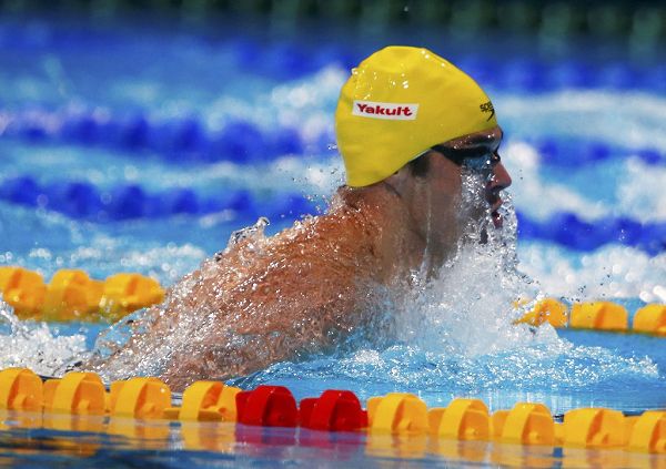 图文:男子100米蝶泳决赛 斯普林格换气