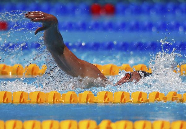 图文:女子200米混合泳决赛 霍斯祖在比赛中-搜