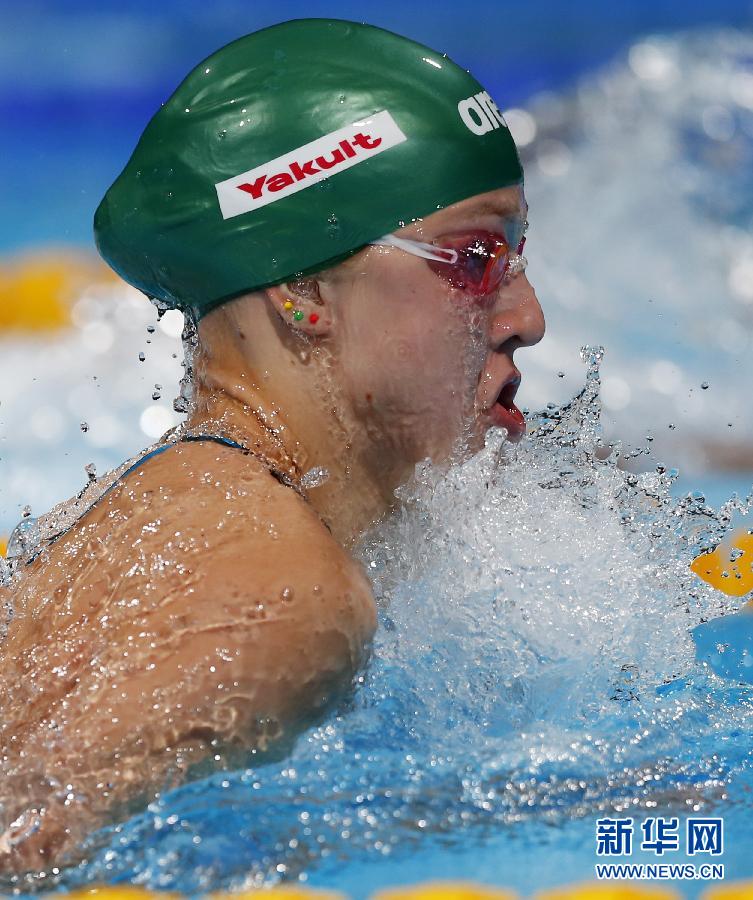 世锦赛-梅卢提特打破女子100米蛙泳世界纪录[
