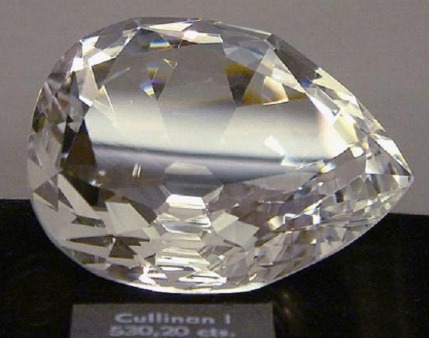 105 颗钻石,最大的"库里南 1 号",也称为"非洲之星",重达 530
