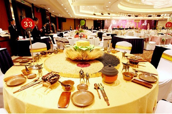 开元酒店集团宴会台面设计 辉映餐桌上的海峡