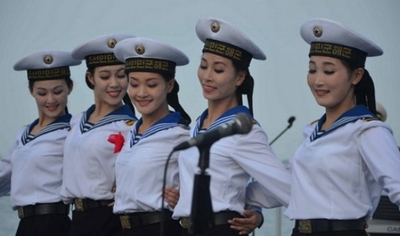 英媒:朝鲜美女战士是迷你裙机器人(面子)组图有美女图片
