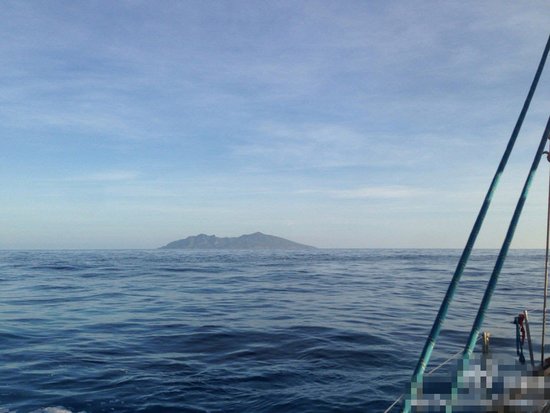翟墨微博晒照片 称“世界最美的岛，最难上的岛钓鱼岛”。