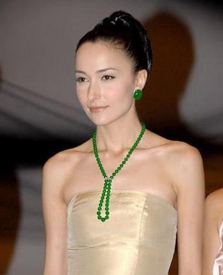 吴彦祖老婆诞下爱女 眼大浓发照片首曝光(图)