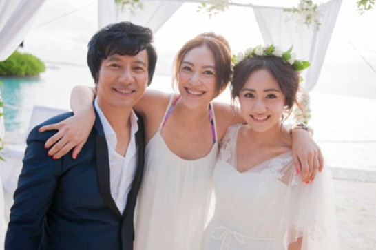 迟来的幸福:刘芸郑钧马尔代夫纯白婚礼(组图)
