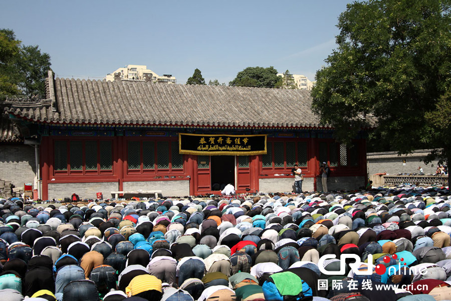 喜迎开斋节 北京穆斯林群众在牛街清真寺参加
