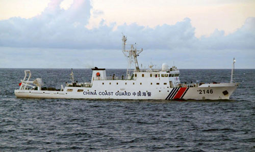 图为日本海上保安厅于8月7日在钓鱼岛东南偏南约7公里处海域拍摄到的中国“海警2146”船。