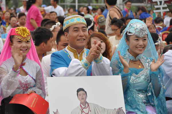 舞蹈《花儿四季》拉开第十一届中国西部民歌花儿歌会的序幕.