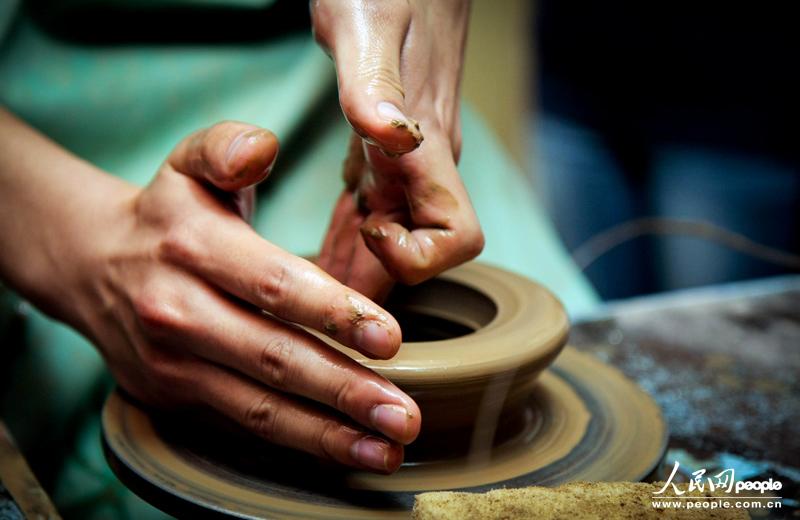 俄罗斯沃洛格达州的传统手工陶瓷作坊(组图)
