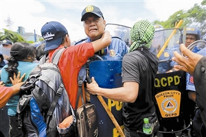 荷兰人骂哭菲律宾警察 被菲政府永久禁止入境