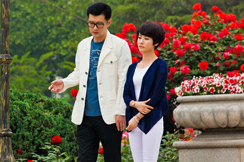 杨明娜出演《爱的多米诺》 打响婚姻保卫战
