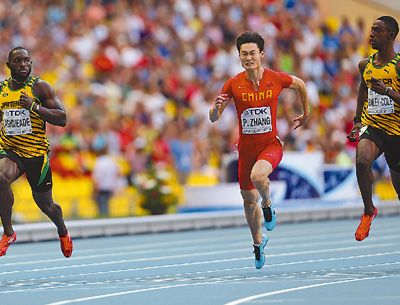 张培萌以10秒00的成绩打破男子100米全国纪录