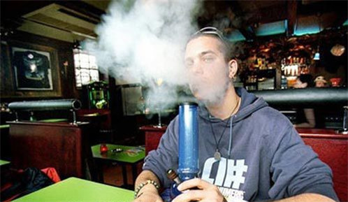 荷兰吸毒合法化 大麻咖啡馆软毒品菜单流行(2-男人频道