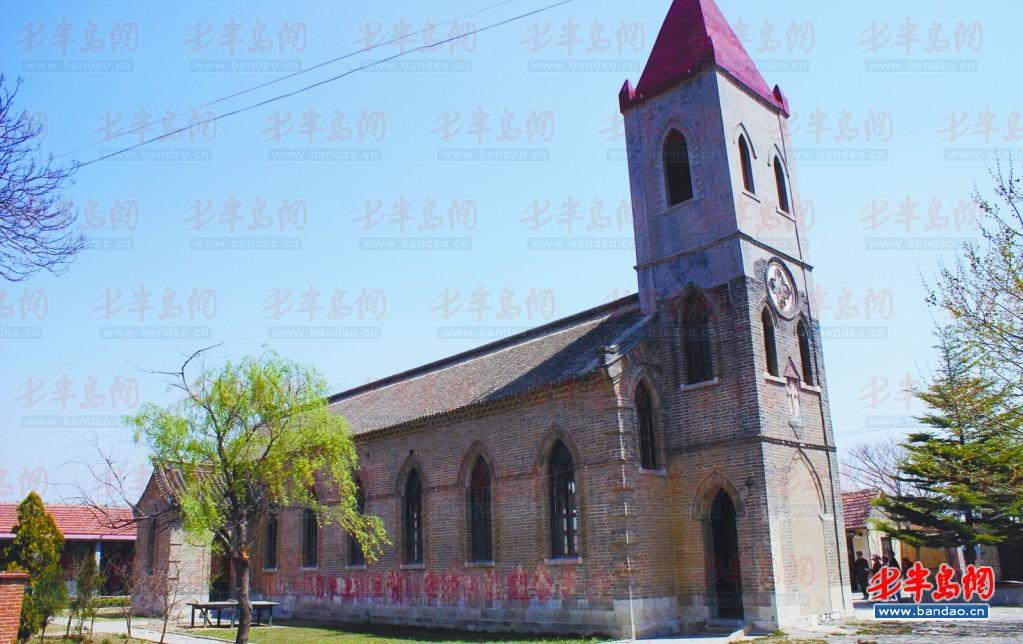 小村庄里有座百年天主教堂(图)