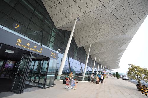 这是沈阳桃仙国际机场t3航站楼外景(8月15日摄.新华社记者 潘昱龙 摄
