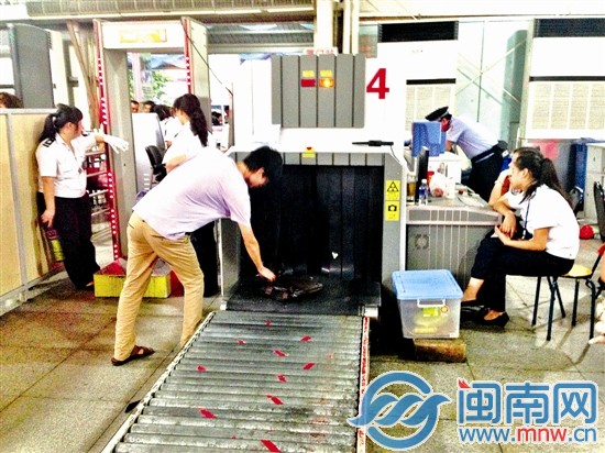 龙岩乘客在厦火车站过安检 包内手机竟丢失(图)-搜狐福建