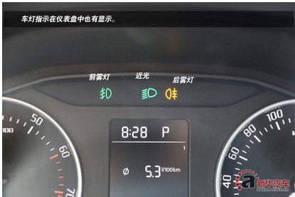 (如图所示)   在打开车灯时,仪表盘上也会有相应的提示.
