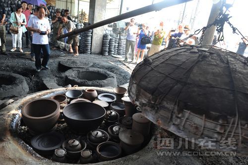 荥窑砂器艺术馆馆长:荥经砂器有养身功能(组图)