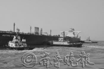 岚山港中区码头油轮靠离突破200艘次(图)-日照