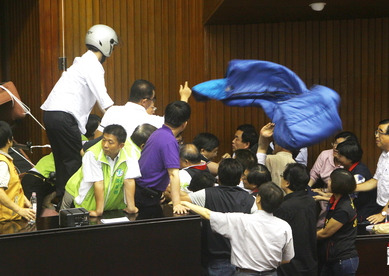 台湾蓝绿人口比_台湾人口变化图(2)