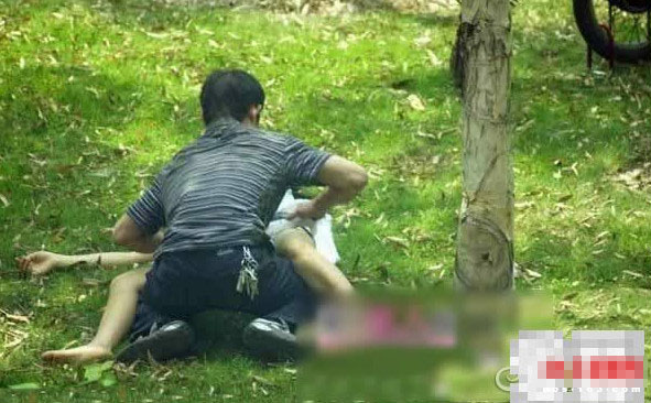 情欲男女公园野战全过程被偷拍网友直呼伤不起