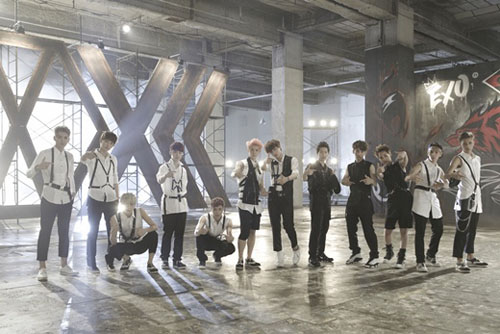 exo以后续曲《growl(咆哮)》连续两周获得kbs《music bank》,sbs