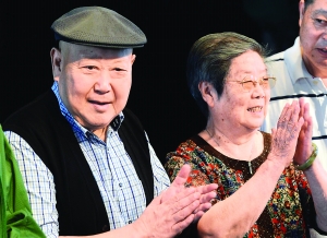 73岁尚长荣（左）、80岁李鸣岩将出演《天下归心》。本报记者 李继辉摄