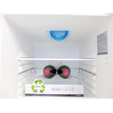 大冷冻低能耗 美的三门保鲜冰箱热销