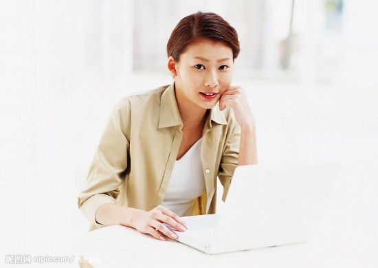 而作为现代女性,她们已经不像过去那样,大门不出二门不迈,依附男人