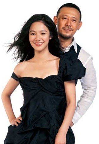 资料图龙虎娱乐讯姜文妻子,女演员周韵在意大利威尼斯接