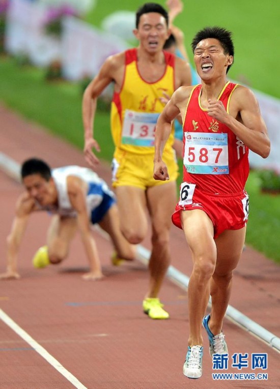 全运会田径男子1500米决赛:张海坤夺冠(组图)