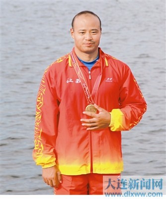 在最后一天产生的4枚金牌中,两届奥运冠军杨文军夺得那枚金牌惊艳全场