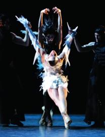 蒙特卡洛现代版芭蕾舞剧《天鹅湖》剧照。 （资料）