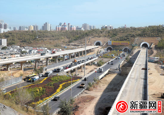 蜘蛛山隧道连通(图)