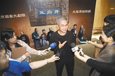 云门舞集艺术总监林怀民观看演出后接受采访。王小京-摄