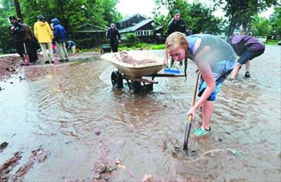 美国科罗拉多大雨造成洪水泛滥(图)