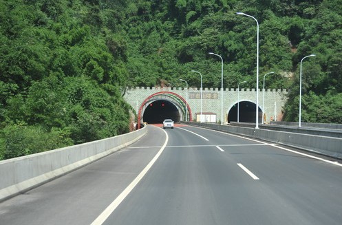 [四川]乐雅高速公路全面建成通车(图)