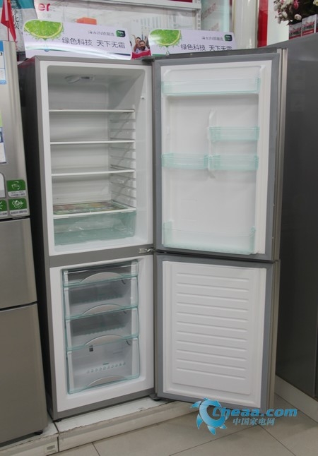 海尔BCD-215DK冰箱内部概览
