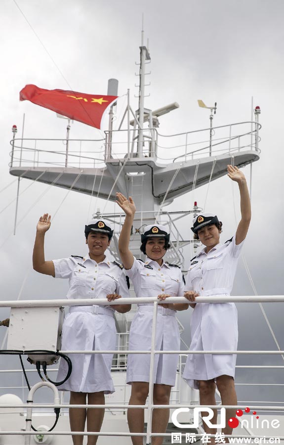 和平方舟医院船女兵的远航梦(高清图)原标题:天山女儿