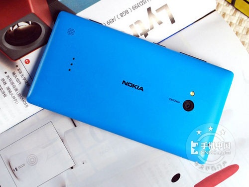 Lumia 720T背面图片