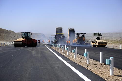 喀伊公路即将建成通车(组图)