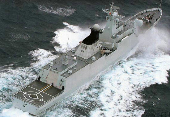 资料图:054a级新型护卫舰适航型高,能适应各种海域.