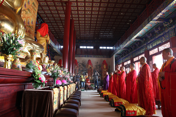 【组图】浙江绍兴会稽山举行龙华寺佛像开光庆典法会